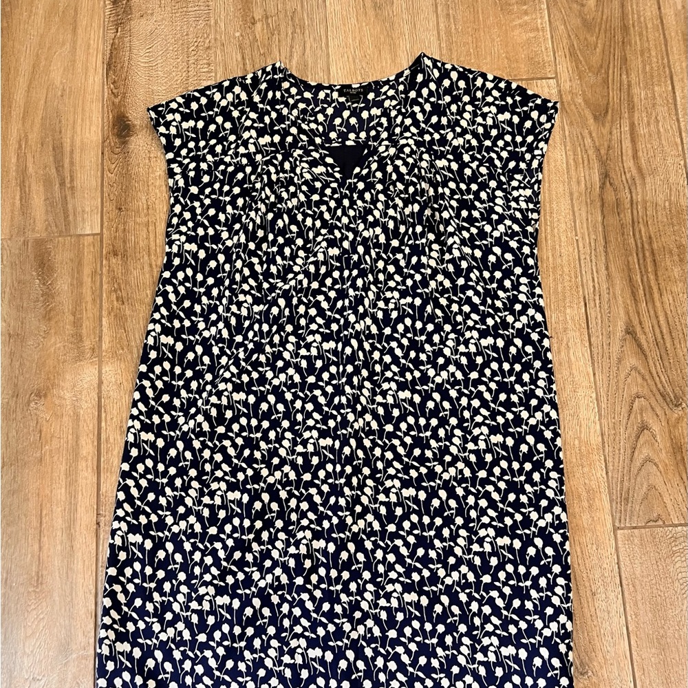 Talbots Women's Sz 8P Blue White Floral V Neck Lined MIDI Shift Stretch Dress